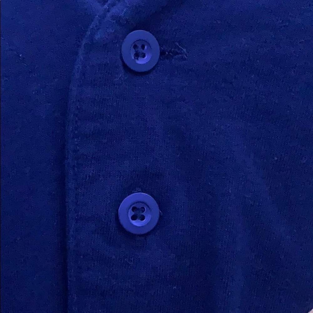V-neck Empire Kings button up - Picture 4 of 6
